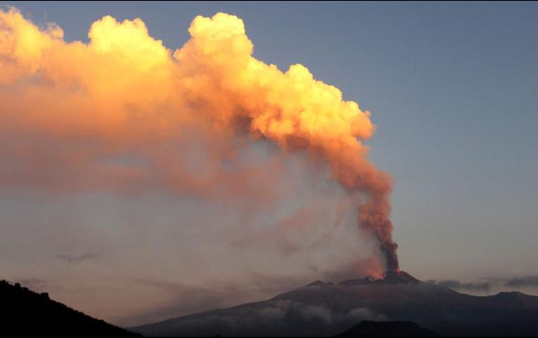 El volcán siciliano ha tenido frecuentes erupciones en los últimos meses. AP / ARCHIVO