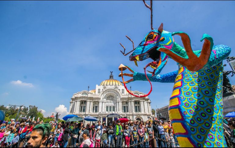 Este desfile representa de manera oficial el inicio de las festividades que la Ciudad de México desarrollará con motivo del Día de Muertos. SUN/G. Espinosa