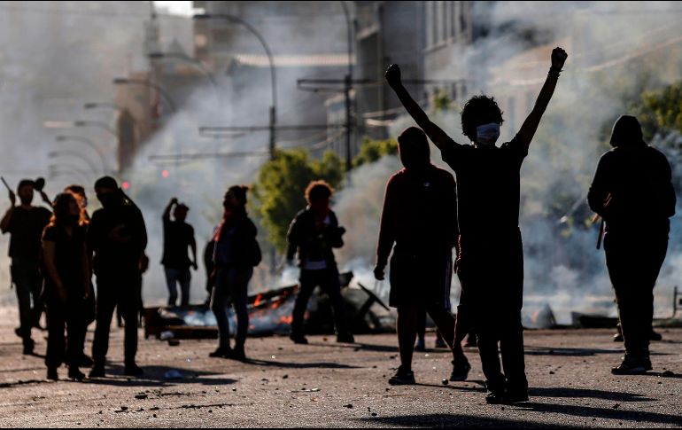 El alza tarifaria motivó las violentas protestas que desde el viernes pasado se han radicalizado en buena parte del país. AFP / J. Torres